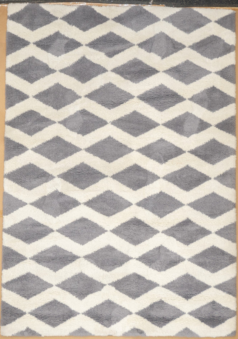Hand Tuffted Rug 5'3