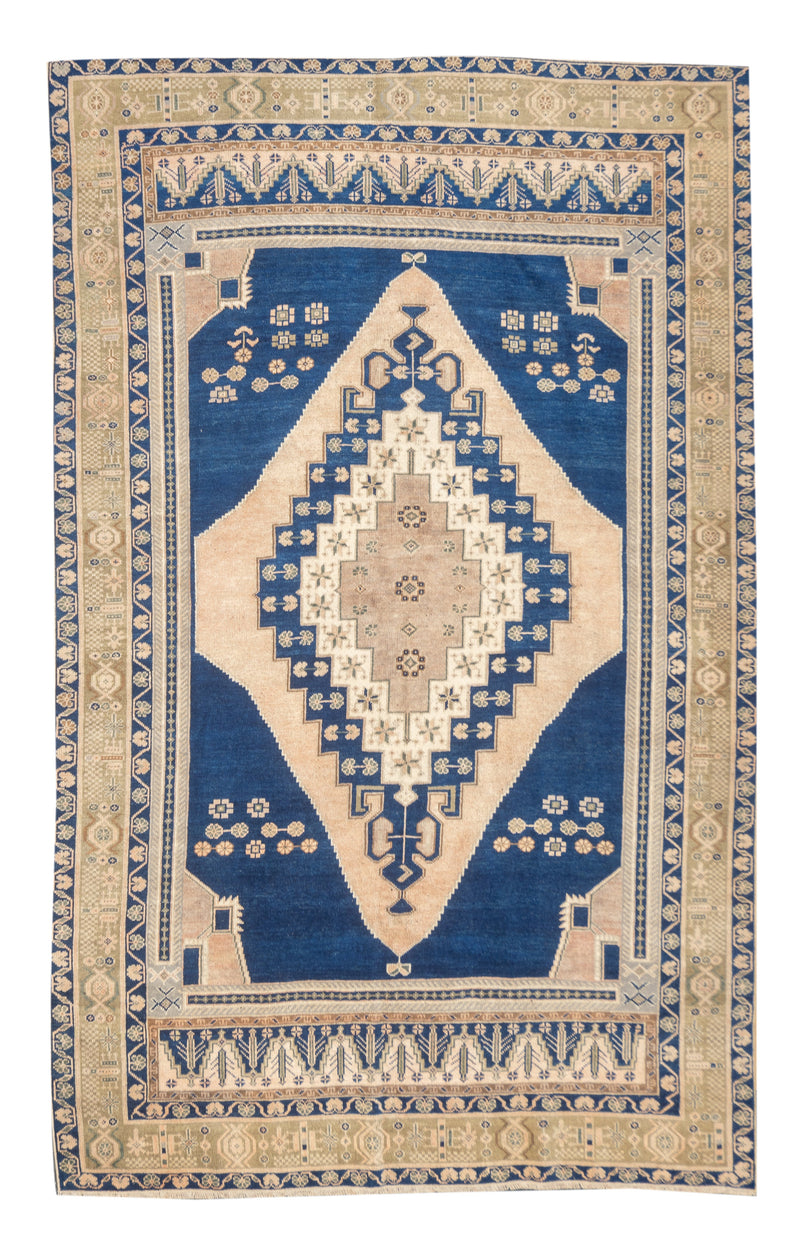 Vintage Turkish Rug 5'8