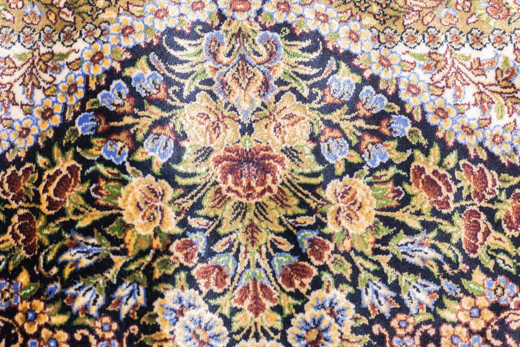 Design Rug 5'1" x 7'7''