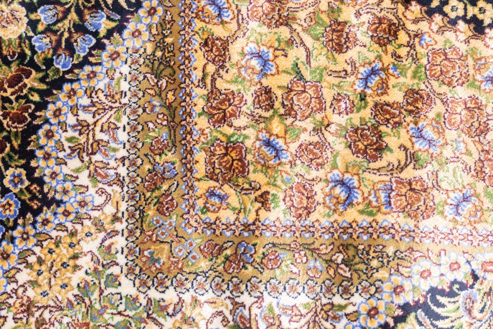Design Rug 5'1" x 7'7''