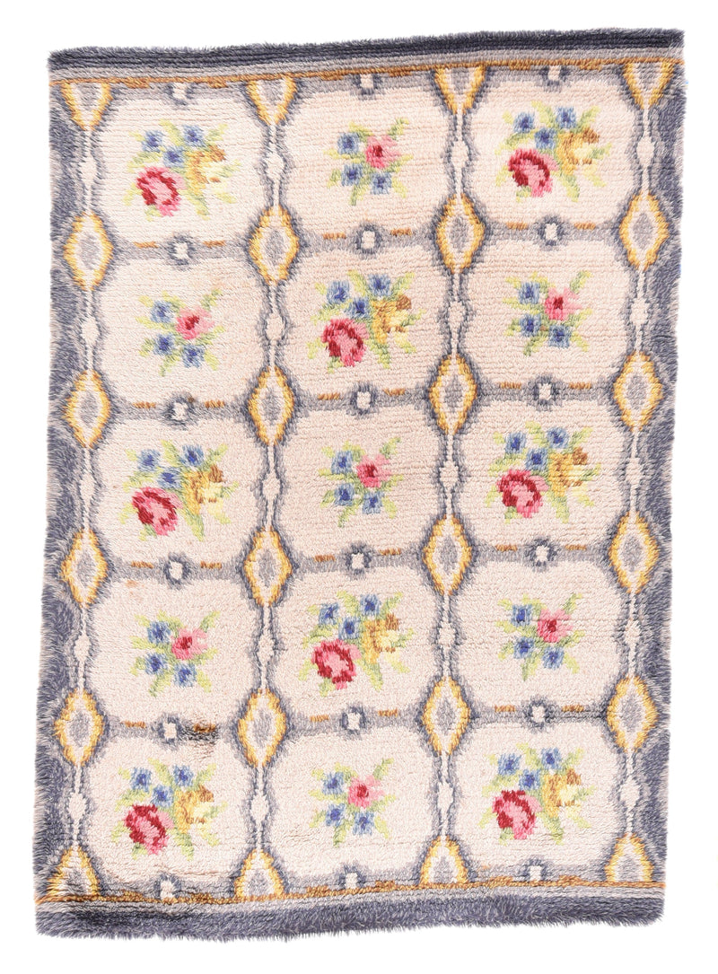 Vintage European Rug 5'5'' x 7'10''