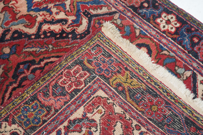 Vintage Heriz Rug 3'9'' x 4'5''