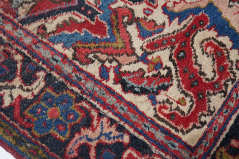 Vintage Heriz Rug 3'9'' x 4'5''