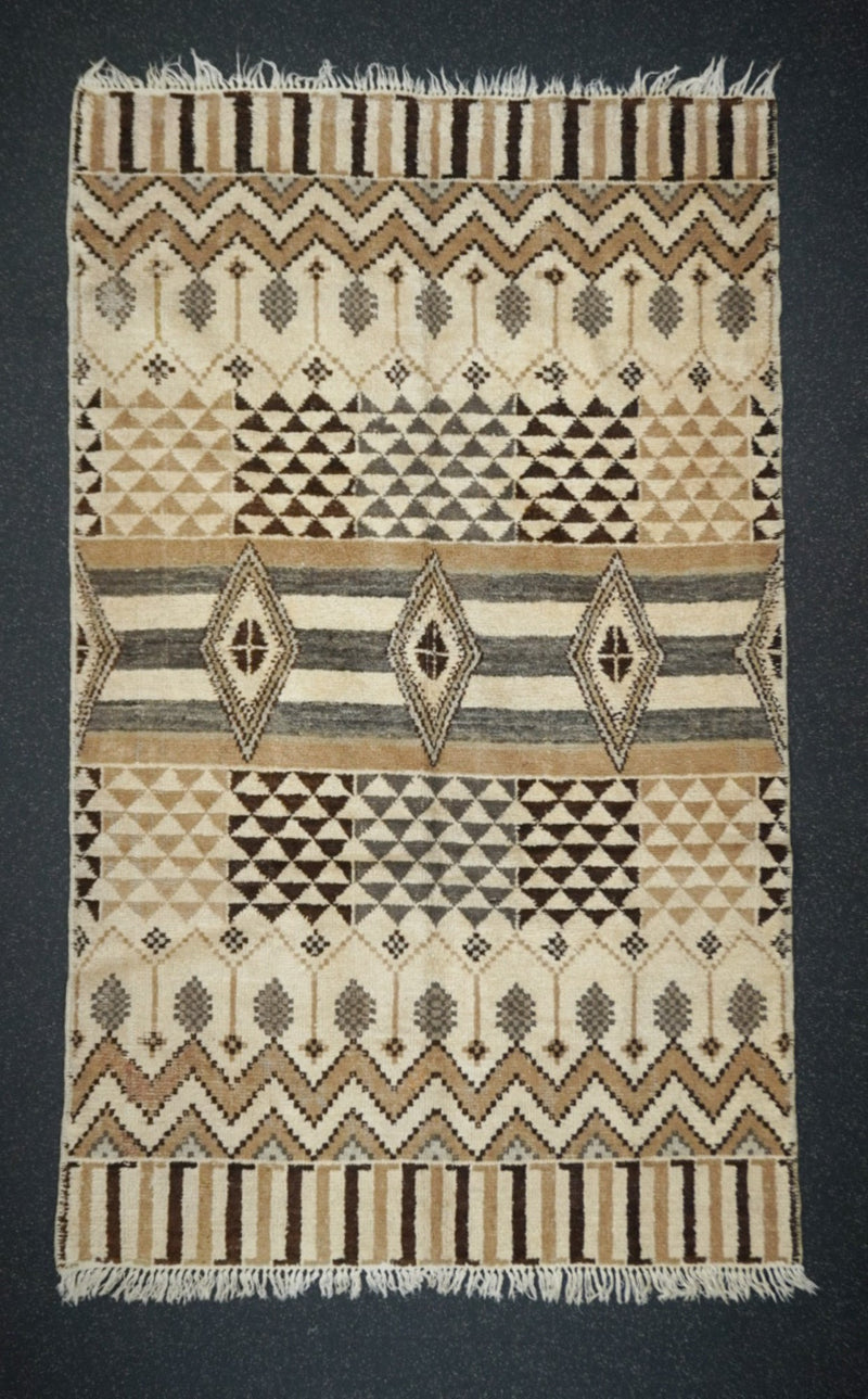Vintage Moroccan Rug 5'6'' x 9'1''