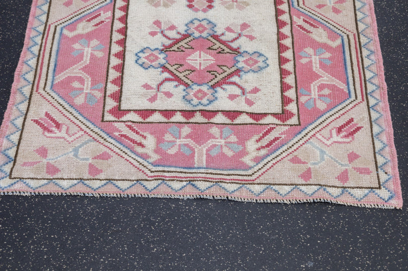 Oushak Rug 3' x 4'4''