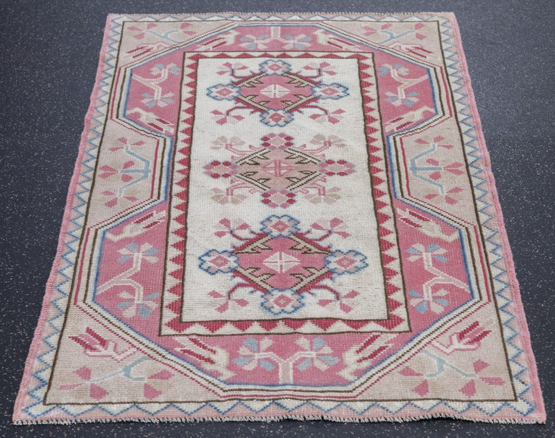 Oushak Rug 3' x 4'4''