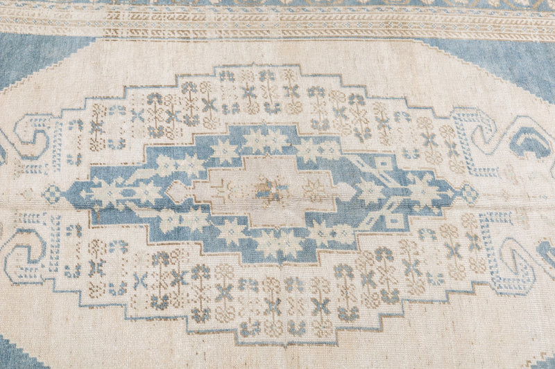 Oushak Rug 5'5'' x 9'7''