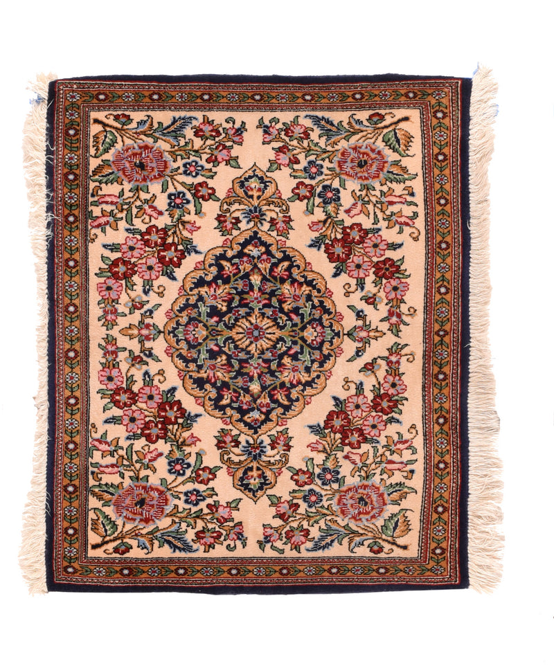 Qashqai Wool on Cotton 2'1'' x 2'3''